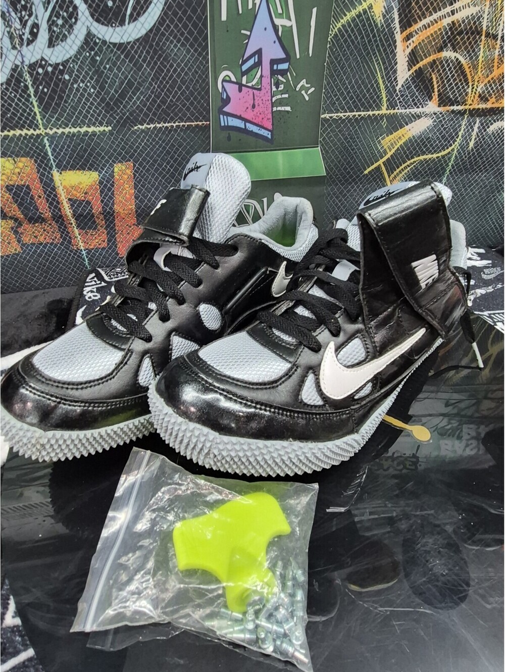 Nike High Jump Shoes Mens Size 9M Black Gray Track & Field Spikes 317645-002 New